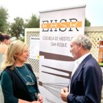 Ramón Aranda visita la Escuela de Hostelería junto a Isabel Paredes.